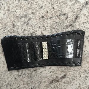 Salon Armor wrist shears holder